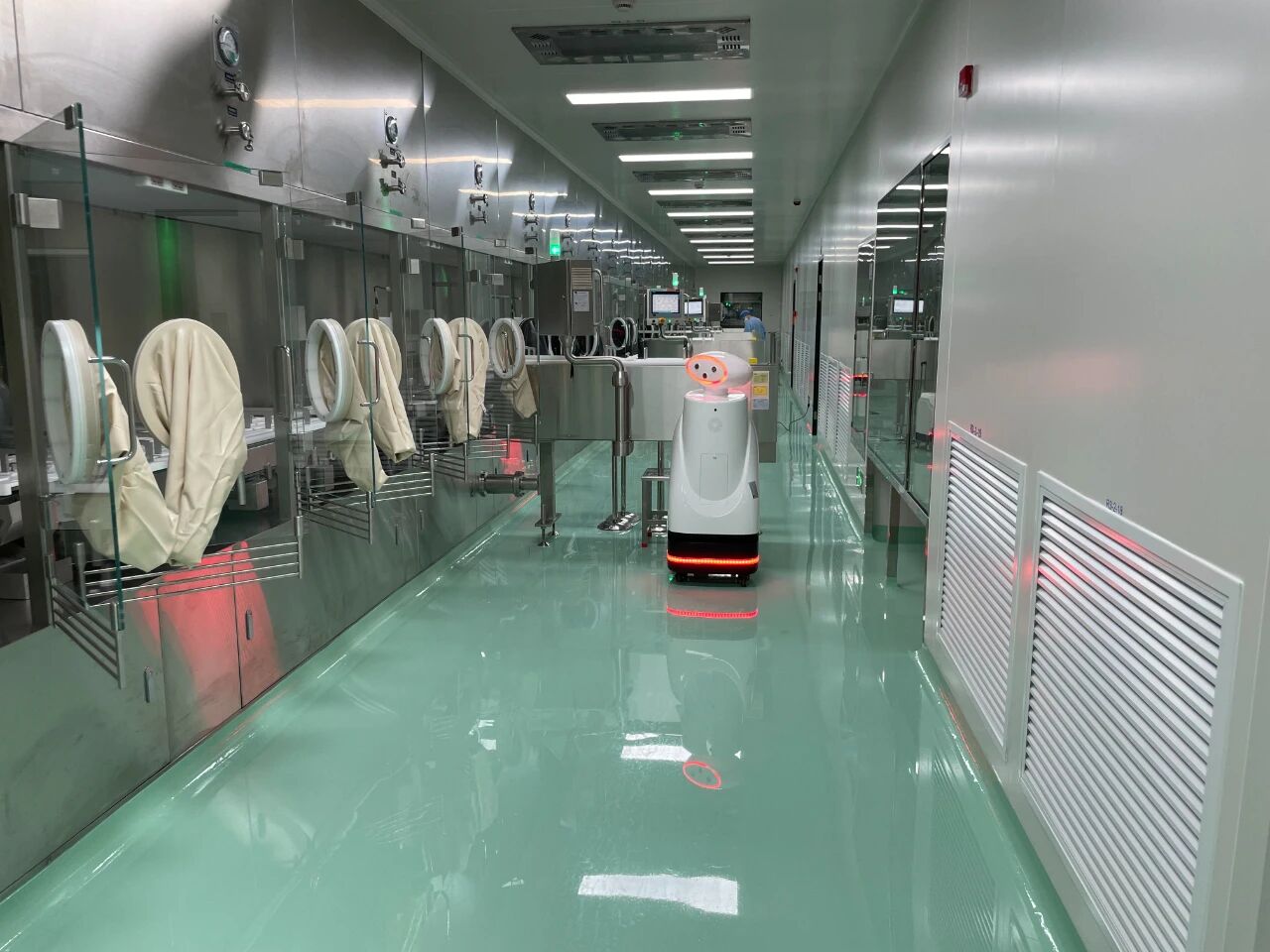 KINO PRO robot inside a pharmaceutical production facility