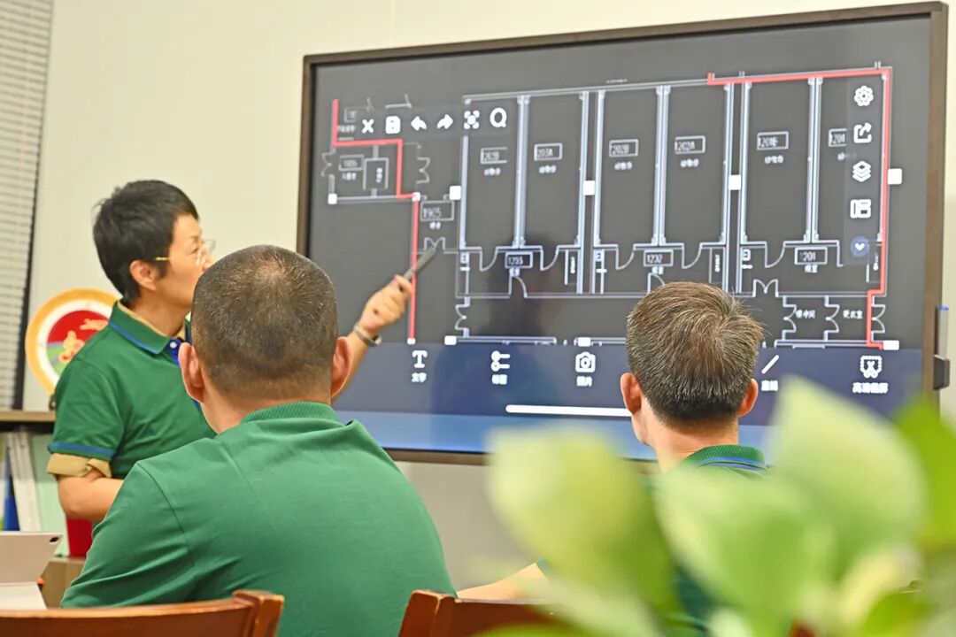 Technical explanation photograph supplied with the original training-content article